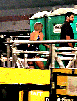 tell them stories } — TAYLOR SWIFT & TRAVIS KELCE The Eras Tour in...