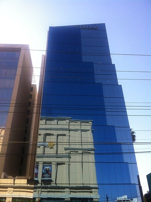 Condominio Sterling Plaza que se ubica sobre López Cotilla