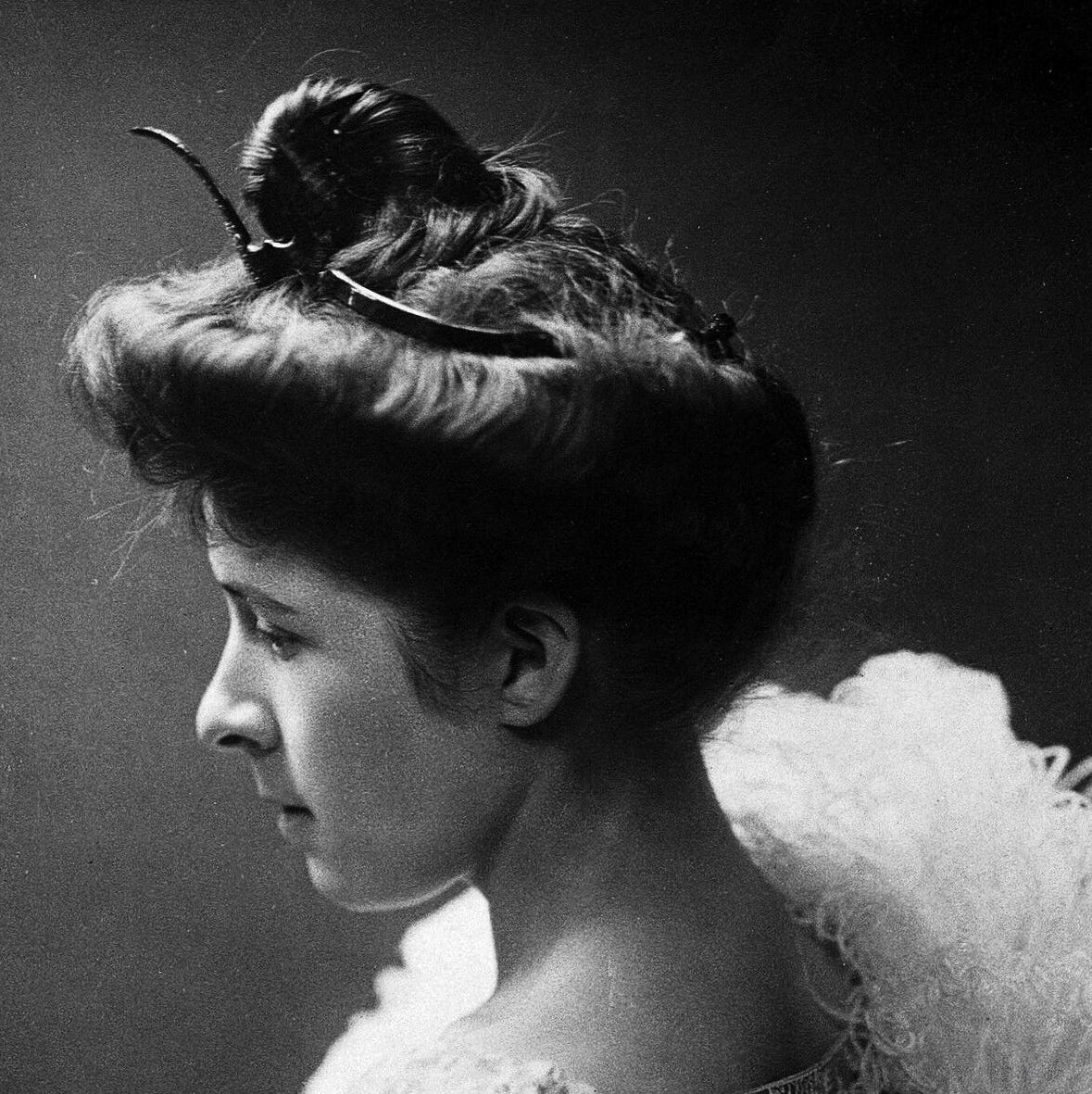 Historical image of a Victorian Lady: A visual reminder that behind every costume drama or period role are real lives, personal conflicts, and forgotten stories waiting to be researched with precision.