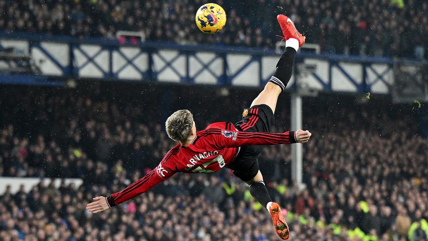 Alejandro Garnacho scores 'beautiful' bicycle kick for Manchester United |  CNN