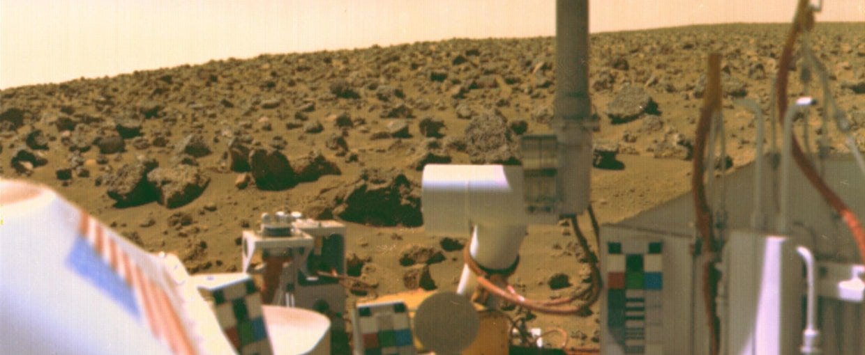 Photo of Viking Lander on Mars Photo of Viking Lander on Mars