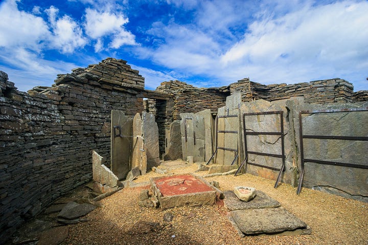 Mid Howe Broch – inside and outside © Felicity Martin