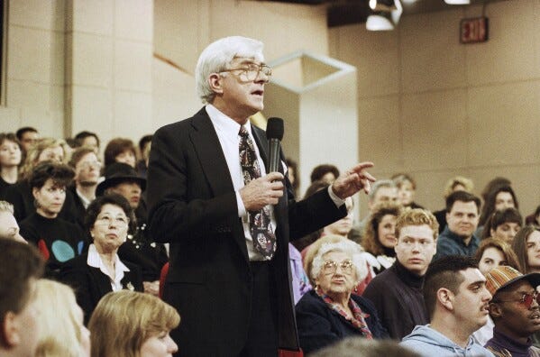 Phil Donahue, who ruled daytime talk before Oprah, left a lasting imprint |  AP News