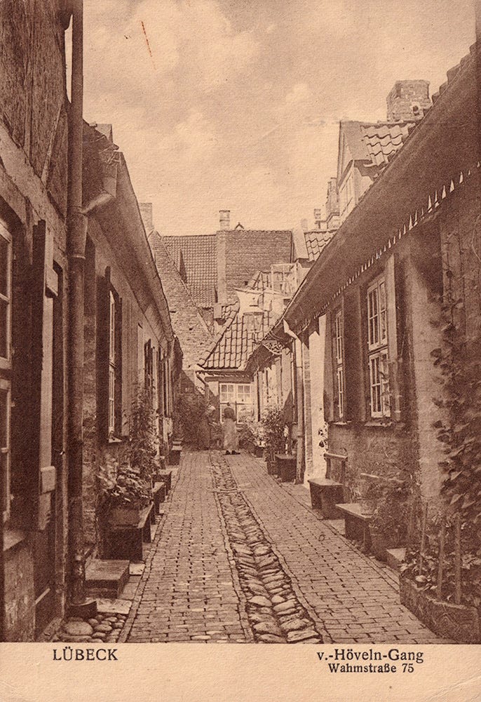 Postcard of the Van Höveln Gang, Lübeck