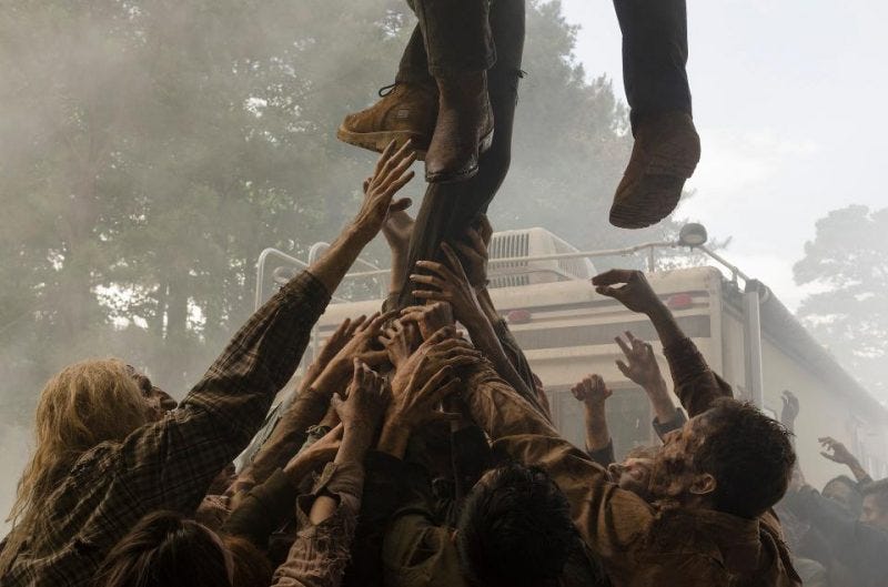 rick grimes hanging from zomie neck walking dead rick grimes hanging from zomie neck walking dead