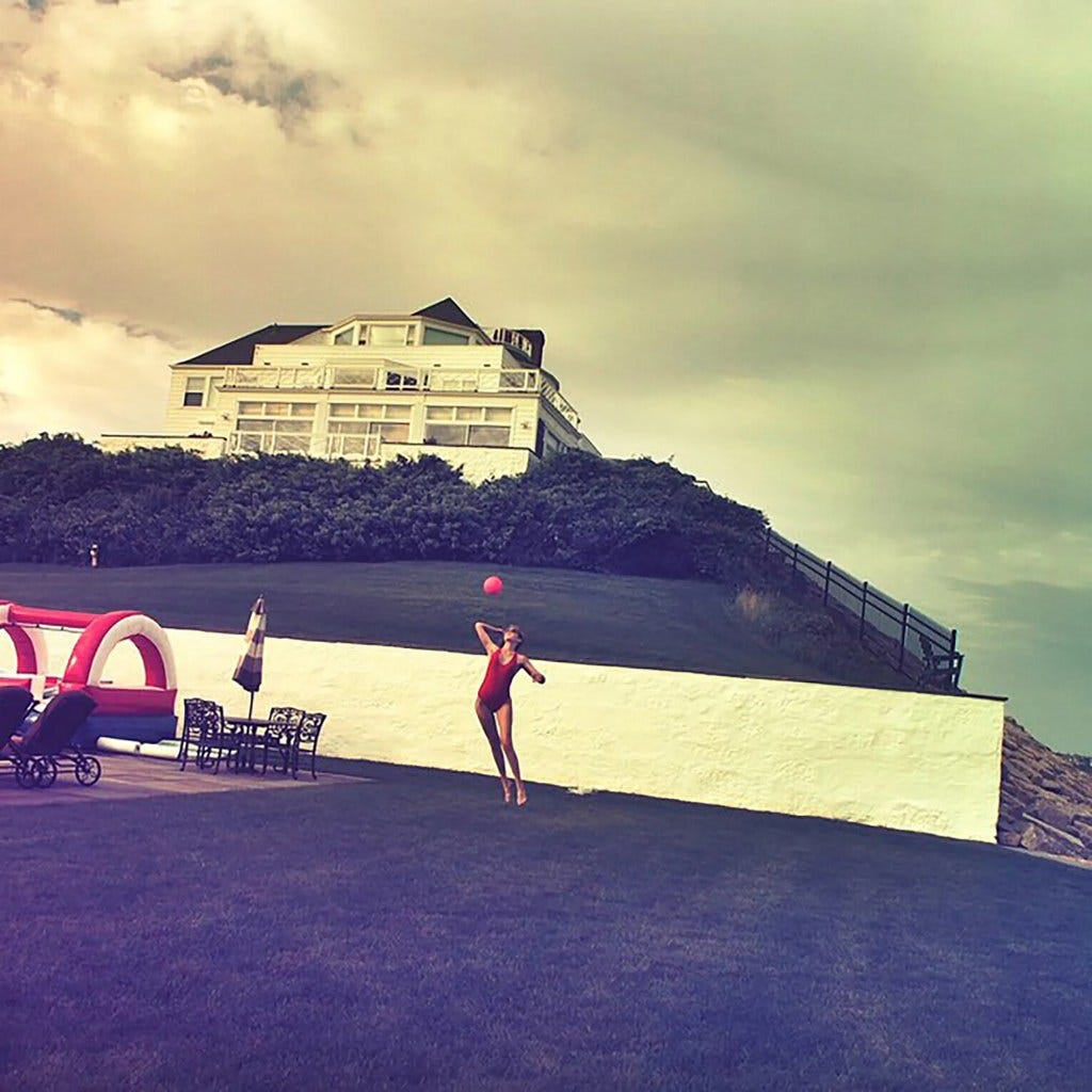 Taylor Swift with friends at her Rhode Island mansion Taylor Swift with friends at her Rhode Island mansion