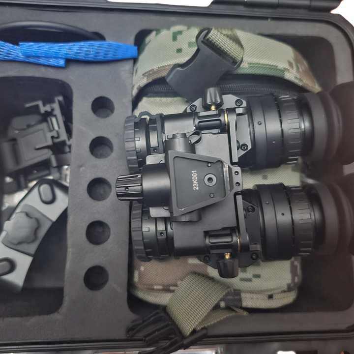 BNVD-31/14 night vision goggles with PVS-14 optics and white phosphor tubes