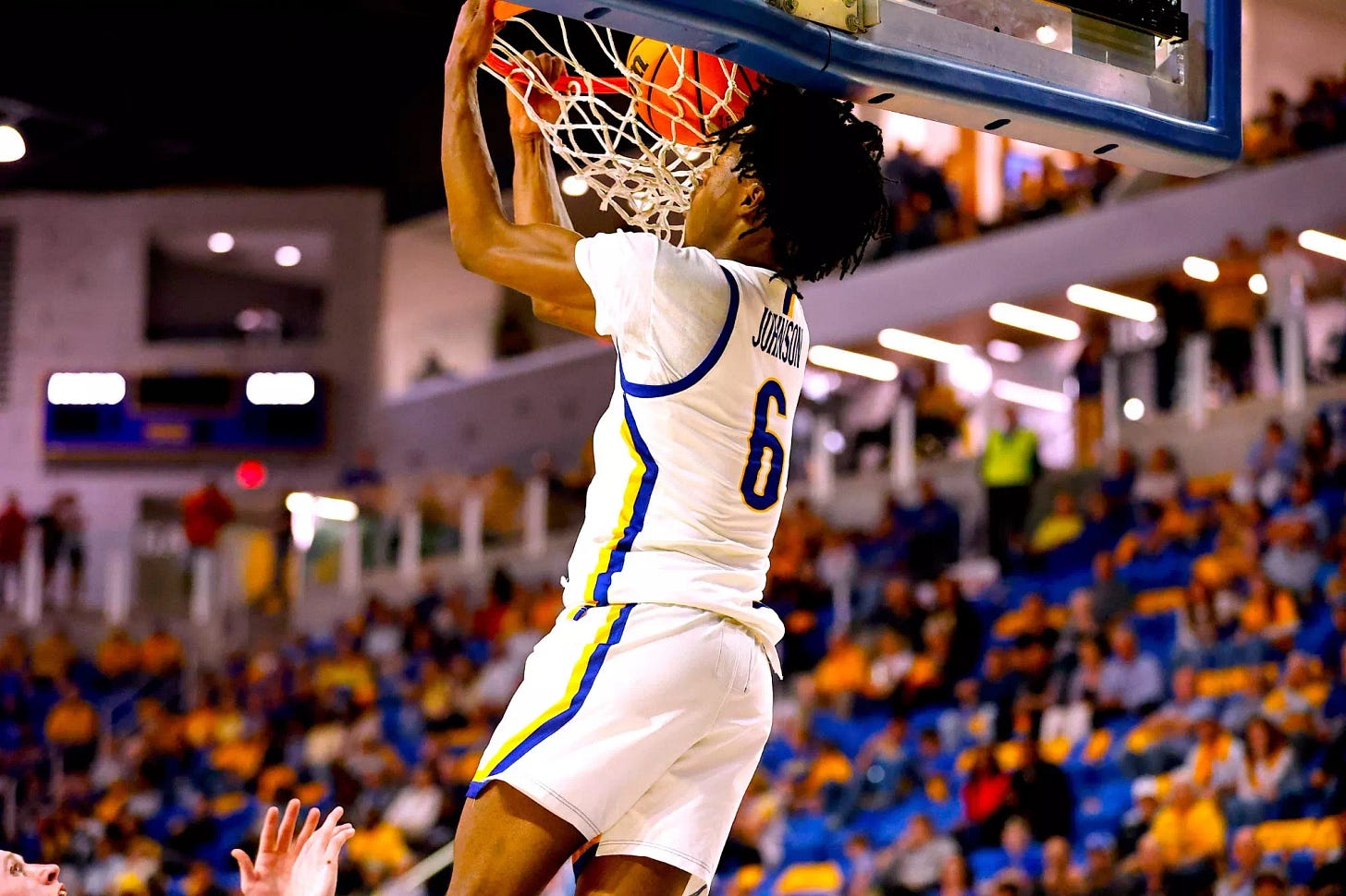 Record Crowd sees Near-Record Rout as Cowboys Whip Cajuns, 88-62 - McNeese  State University Athletics