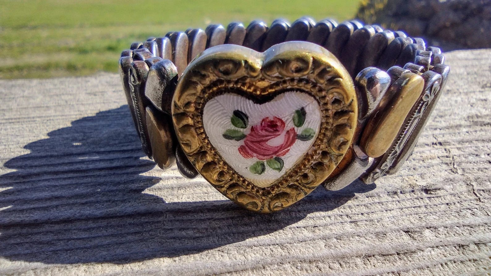 WWII Jewelry, 70s Menswear, and 1950s British Dresses!