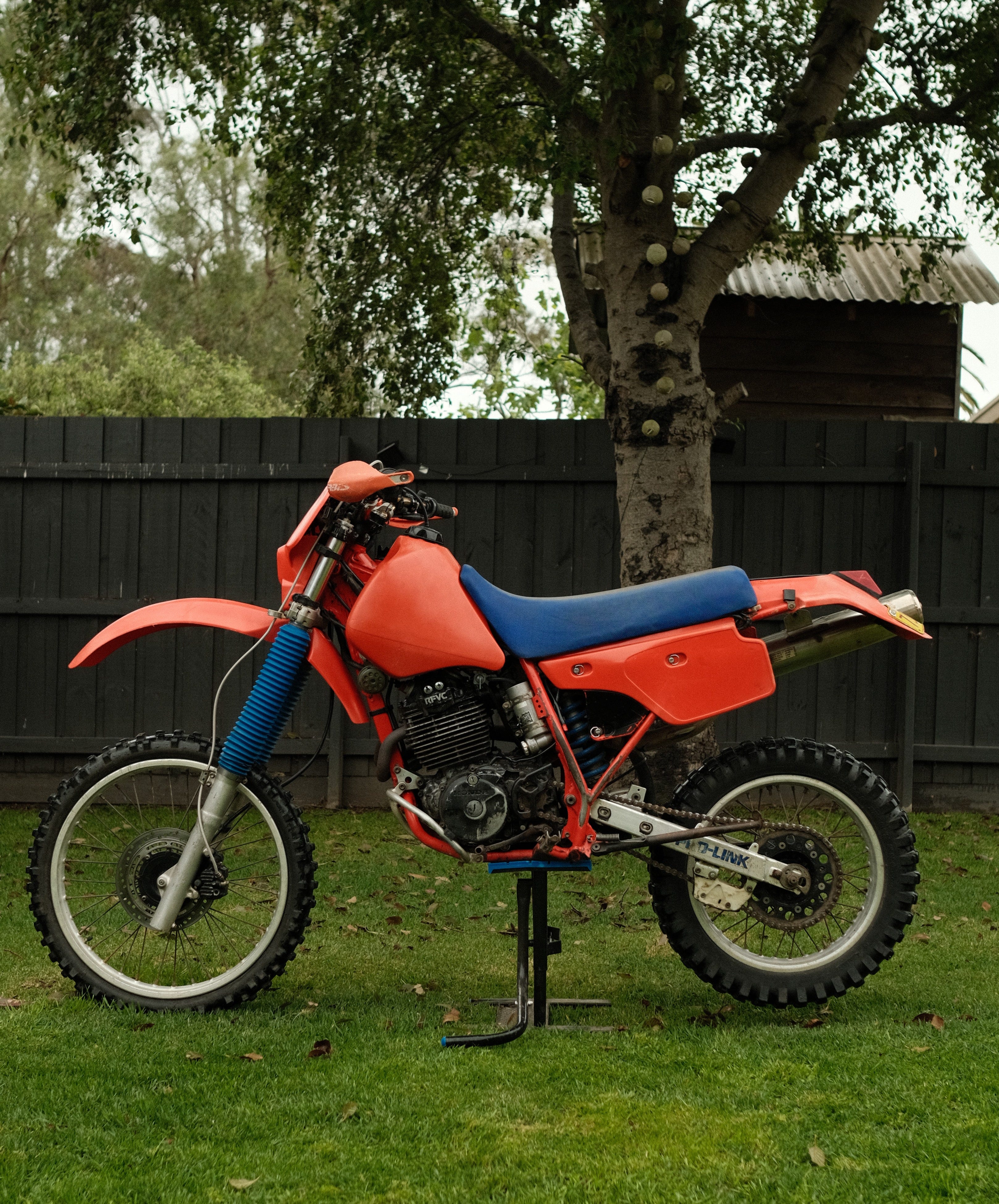 VINTAGE ENDURO RACING WITH THE VERI VINDURO - by Guy Walker