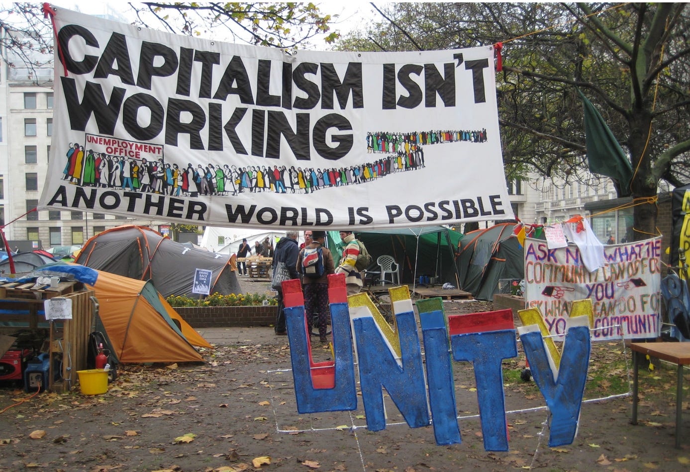 Afbeelding met buitenshuis, boom, banier, tekst

Door AI gegenereerde inhoud is mogelijk onjuist.