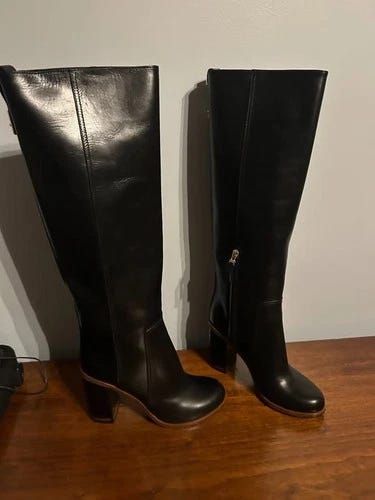 Barneys New York  woman's boots - Picture 1 of 2