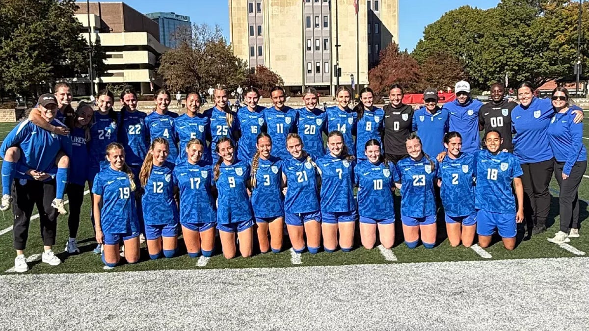 Women’s soccer clinches A-10 regular-season championship with win at Duquesne