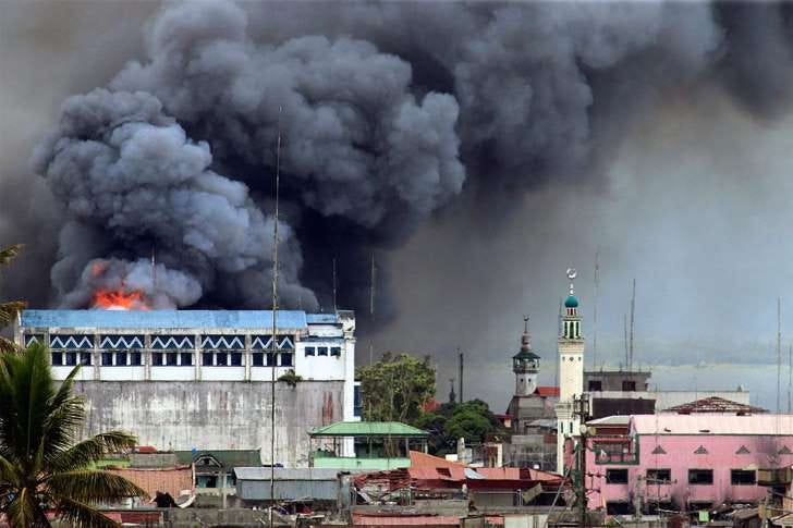 https://upload.wikimedia.org/wikipedia/commons/d/db/Bombing_on_Marawi_City.jpg https://upload.wikimedia.org/wikipedia/commons/d/db/Bombing_on_Marawi_City.jpg
