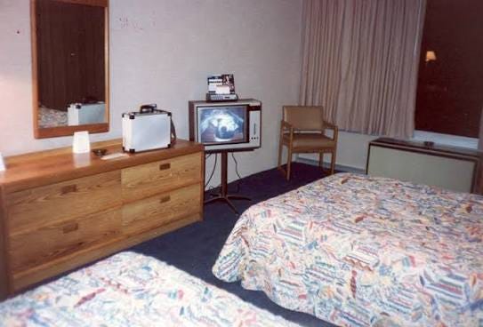 80s motel's rooms