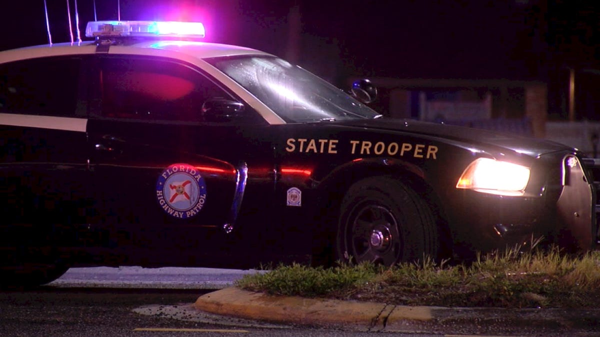 Pedestrian Killed in Late-Night Crash on U.S. 41 in Manatee County
