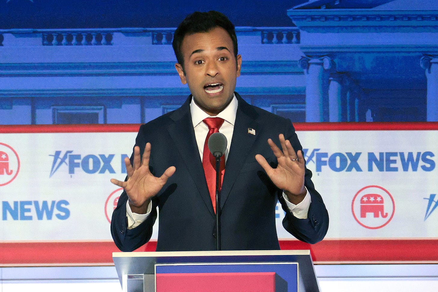 Vivek Ramaswamy takes center stage at the Republican debate
