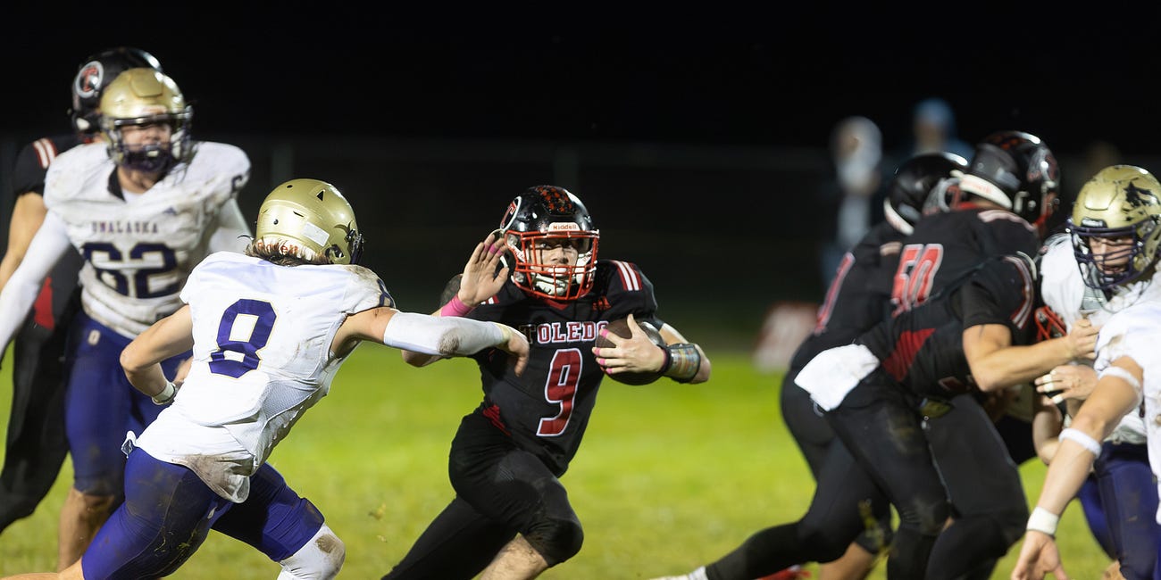 High School Football: Toledo swats away Onalaska to claim C2BL East crown