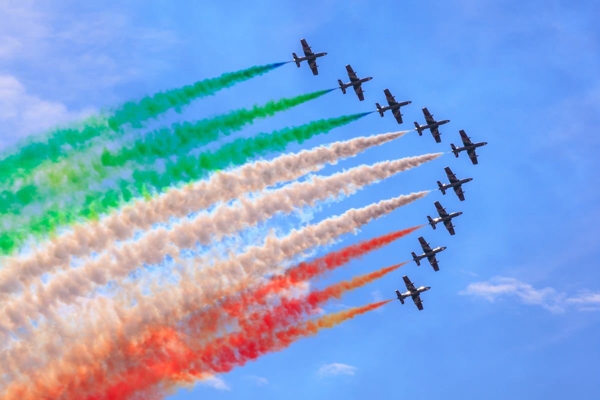 India Expands Defense ✈ India Expands Defense ✈