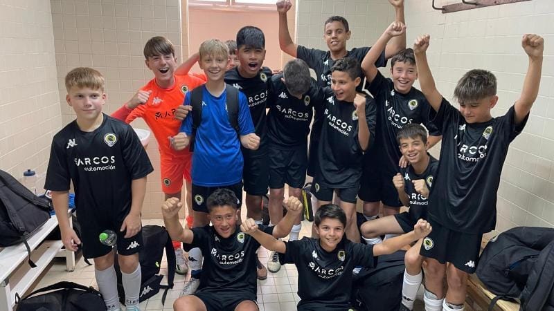 Los jugadores del Infantil C celebrando la victoria conseguida este fin de semana Los jugadores del Infantil C celebrando la victoria conseguida este fin de semana