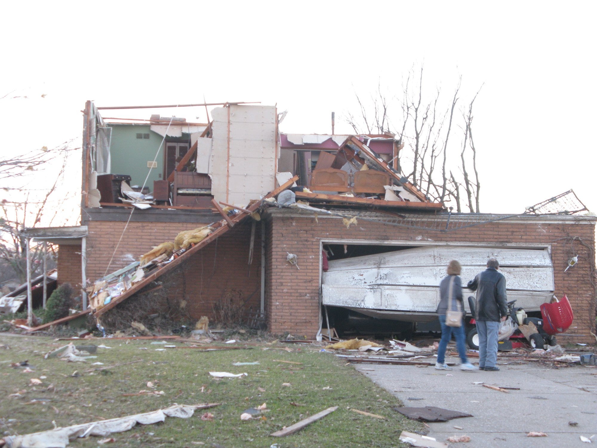 Tornado aftermath, Washington IL