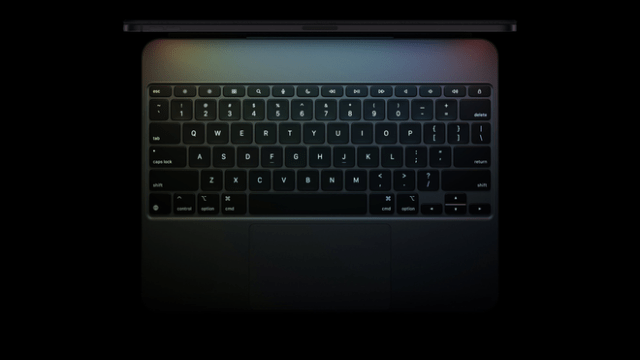 A 14-key function row and large glass trackpad expand how users can work with iPad Pro, and deliver haptic feedback for precision‑based workflows and Multi‑Touch gestures.