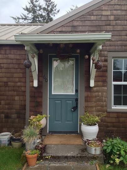 little house in forks front door
