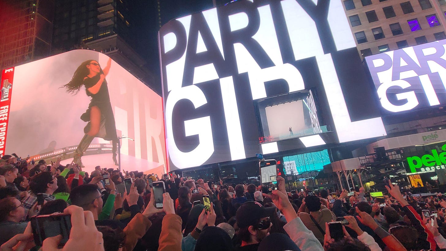 Charli at Times Square! : r/charlixcx