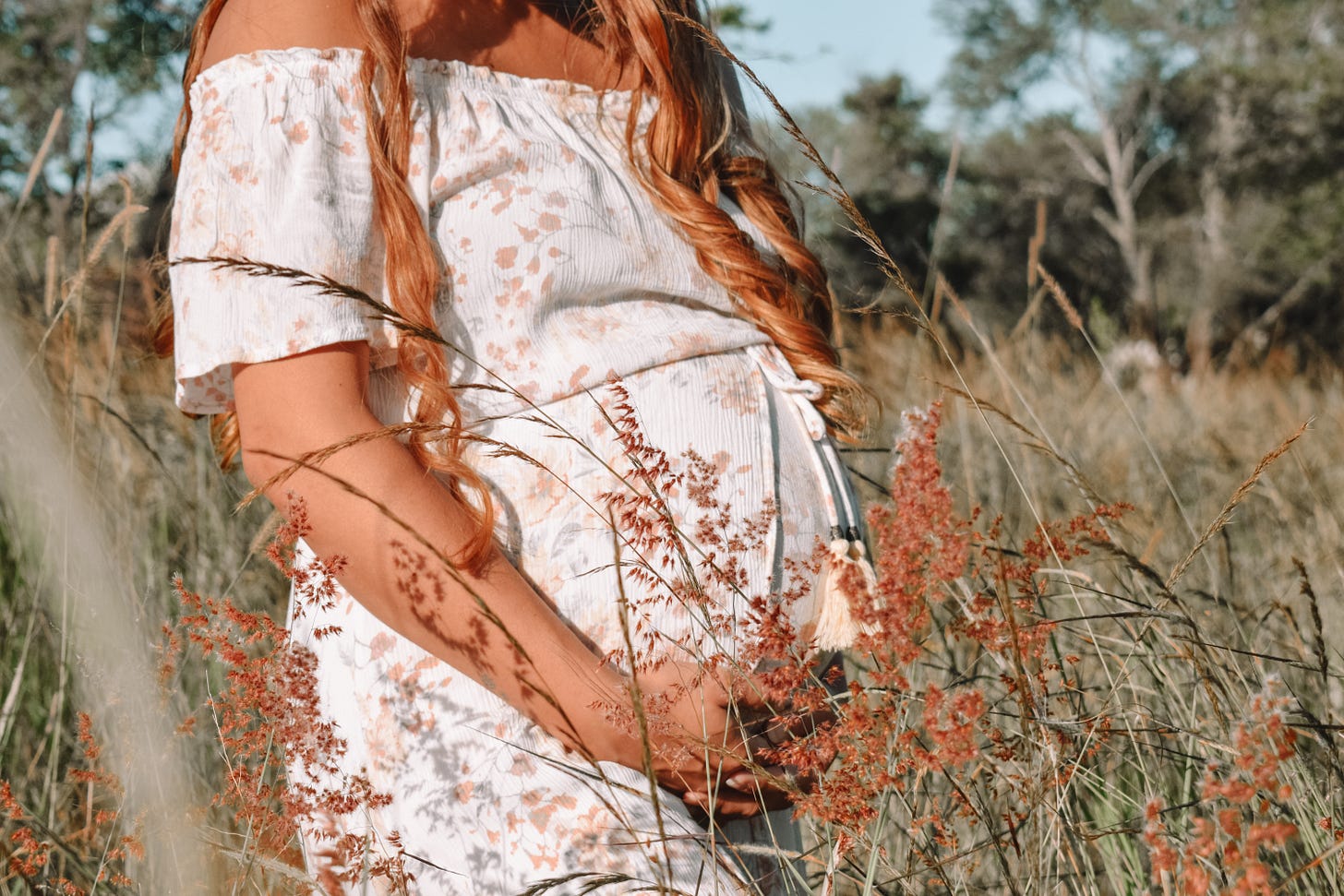 outdoorsy maternity photo