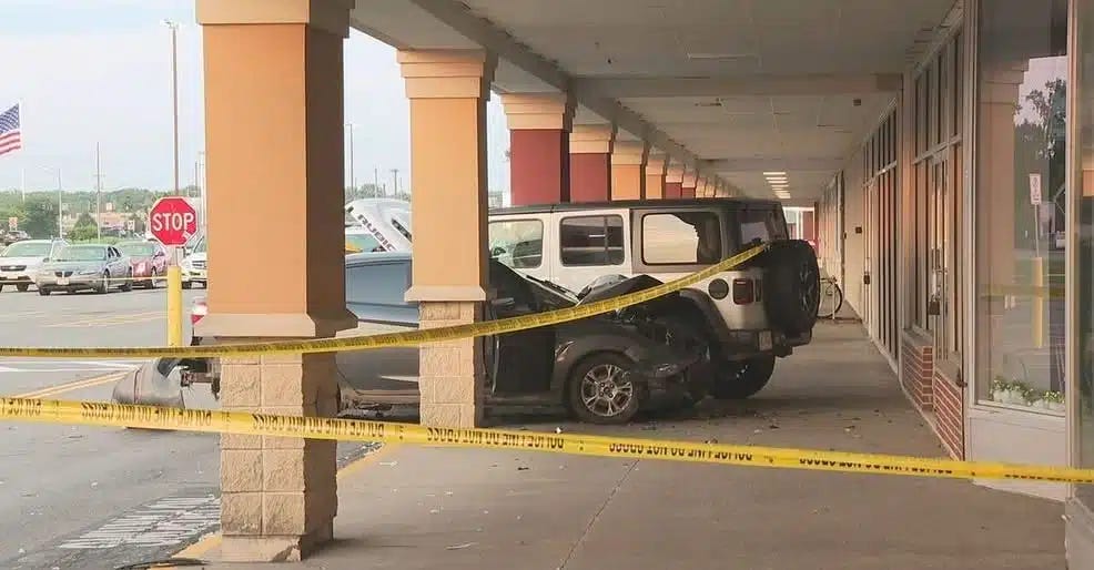 Teen driver critically injured in crash at Canandaigua plaza