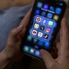 Sosyal medyanız sizi ve verilerinizi koruyor mu? Yoksa hükümete mi biat ediyor?