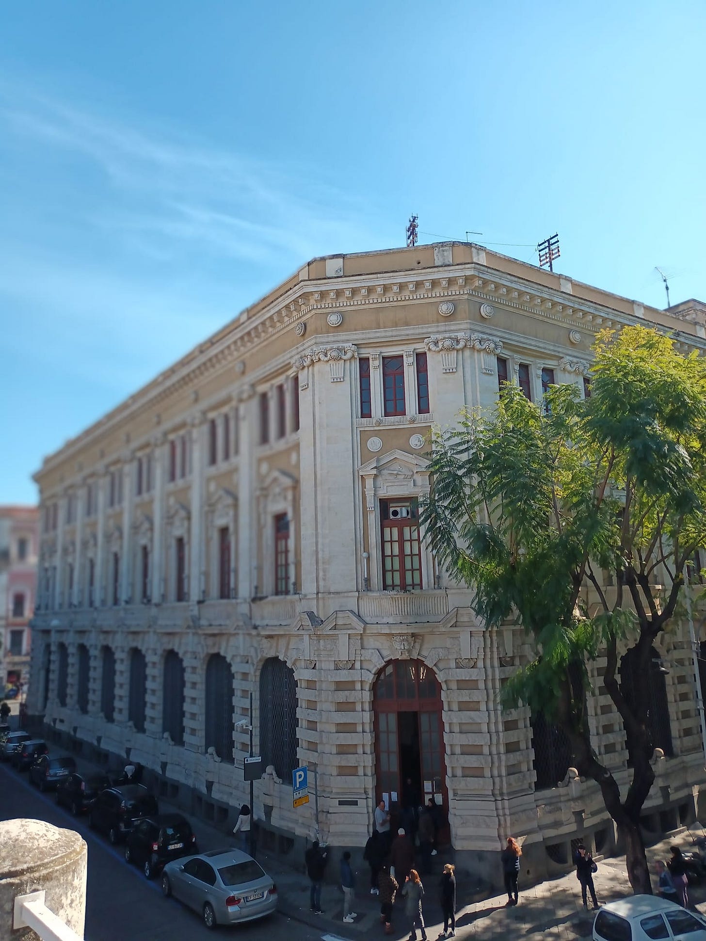 May be an image of 7 people and Piazza di Spagna