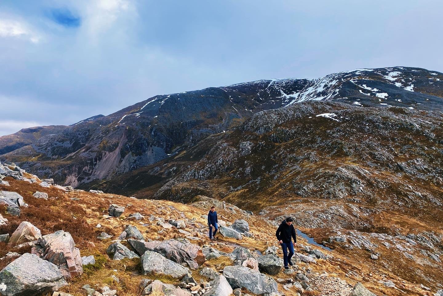 Tim en zijn gabbers in Schotland - De Wandelclub, image size:1440x963