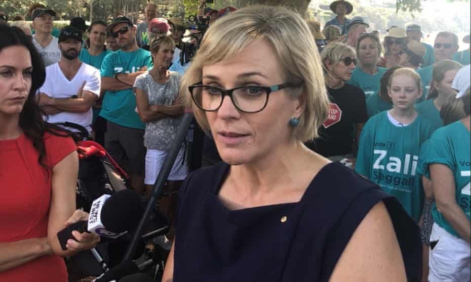 Zali Steggall promises climate change fight with Tony Abbott in Warringah |  Australian politics | The Guardian