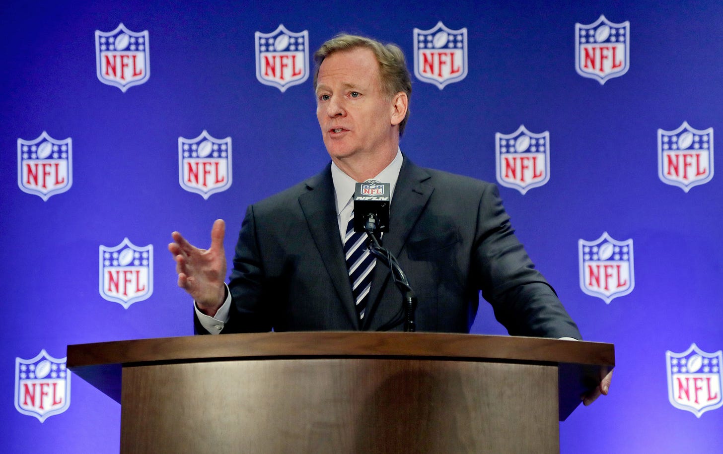 NFL Commissioner Roger Goodell Uses Scripted Paley Center Talk To Jab Media  – Deadline