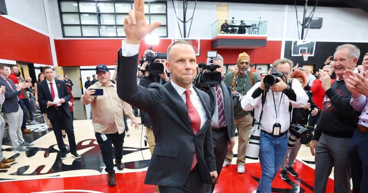 Louisville officially announces Pat Kelsey as new men's basketball coach :  r/CollegeBasketball