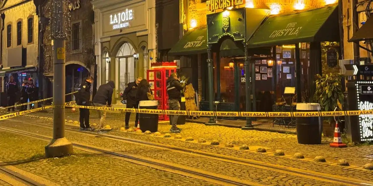 Shell Türkiye Müdürü ile mekan sahibi öldü, bir polis ağır yaralı Shell Türkiye Müdürü ile mekan sahibi öldü, bir polis ağır yaralı