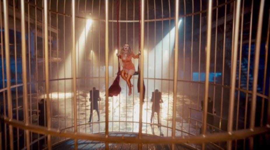 Taylor Swift/La Cage aux Folles/The Birdcage/Gloria Gaynor--Who's Afraid Of  Little Old Me : r/GaylorSwift