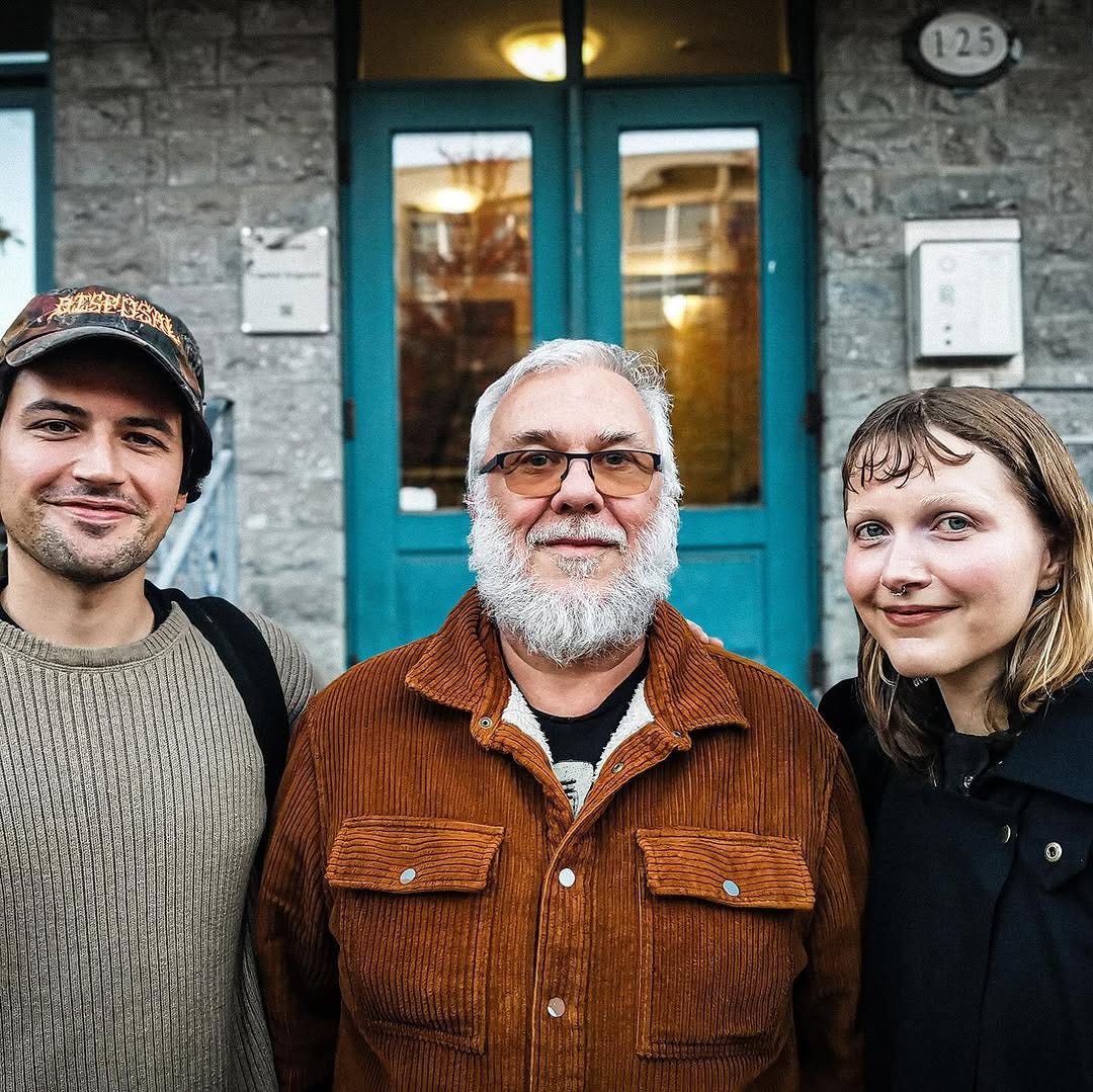 No photo description available.