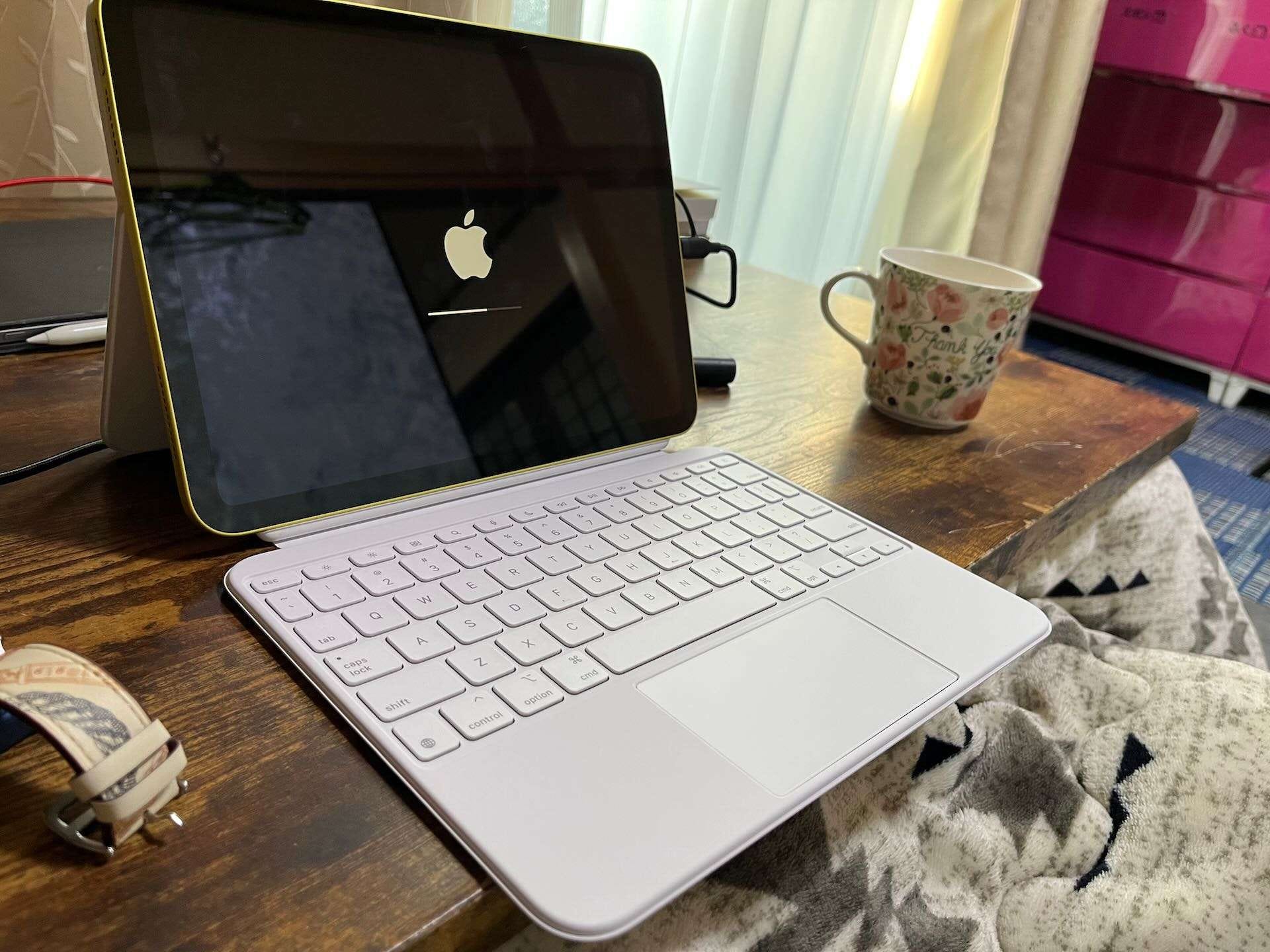 【美品】Apple Magic Keyboard Folio使用回数２回 Apple iPad（第10世代）用Magic Keyboard Folioの口コミ・評判は？実際