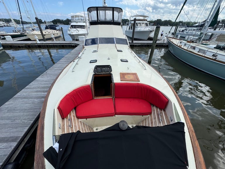 A boat on the water

Description automatically generated