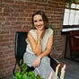 Annie Burton's avatar