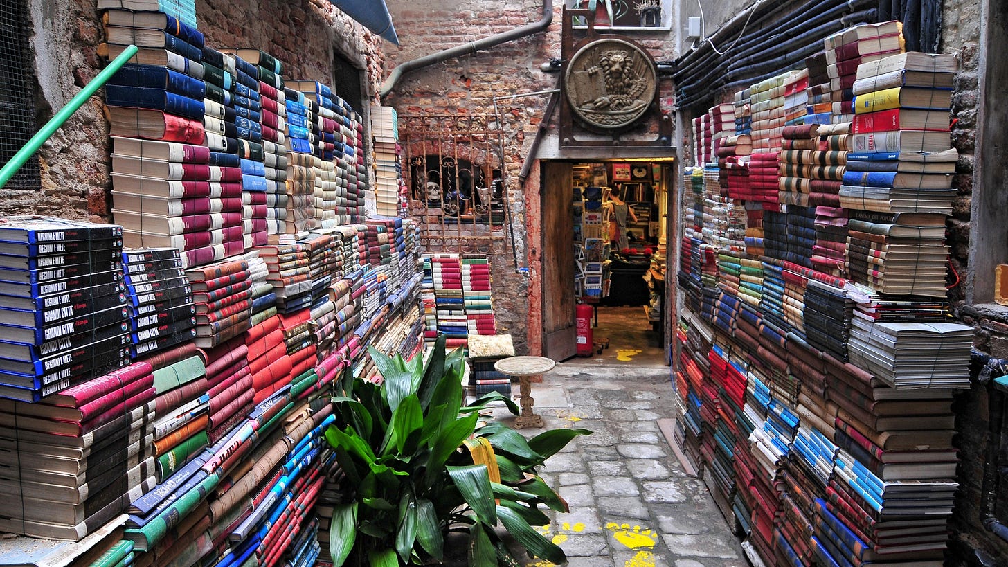 Libreria Acqua Alta – Shop Review | Condé Nast Traveler