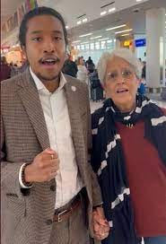 Gayle J. Greenlea 🇺🇦🏳️‍🌈🏳️‍⚧️: "Justin Jones and Joan Baez sin…" -  Mastodon 🐘