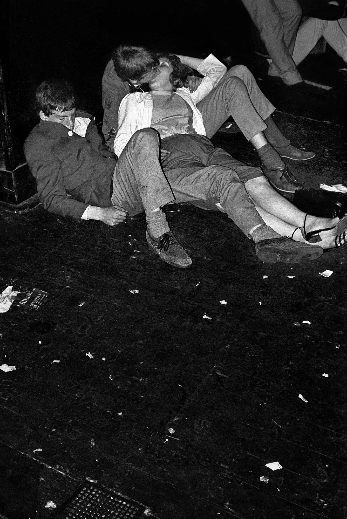 derek-ridgers-hello-i-love-you-itsnicethat-11