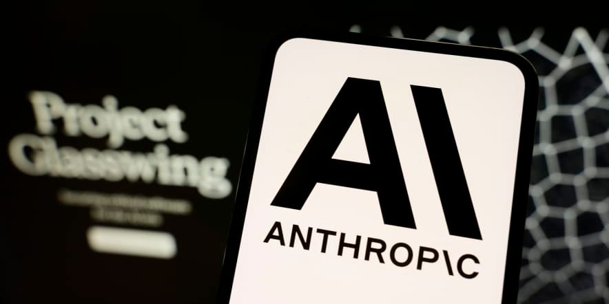Anthropic unveils plans for major UK expansion after OpenAI announces first  permanent London office