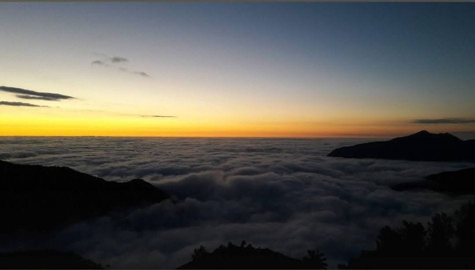 Puede ser una imagen de naturaleza, nubes y crepúsculo