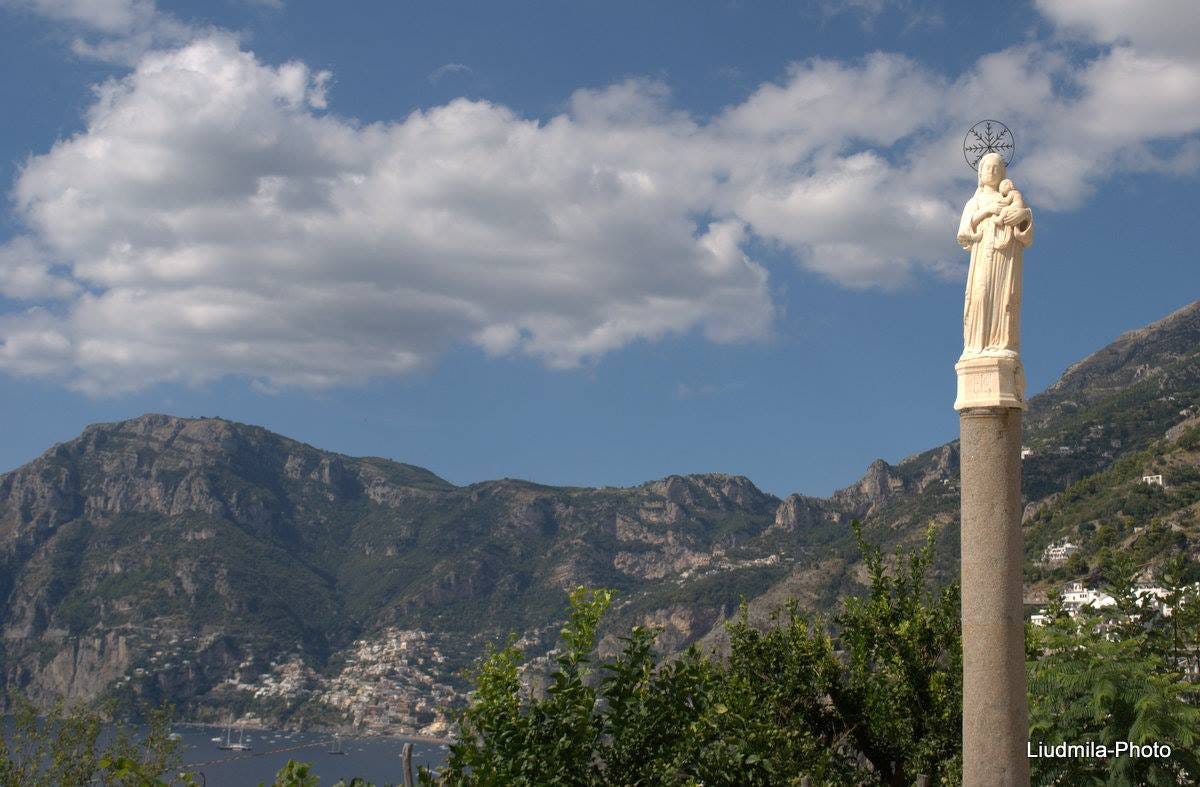 No photo description available.