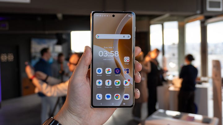 Moto Razr Fold design