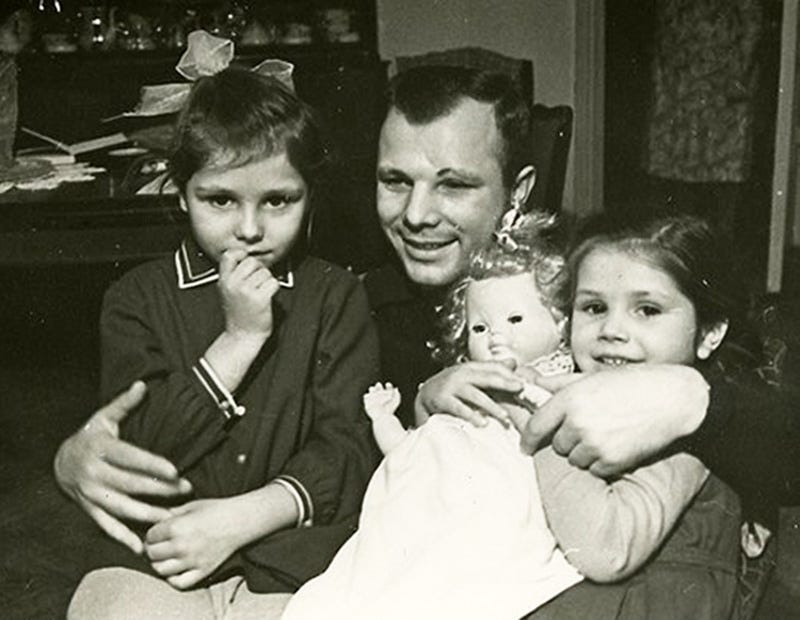 On 27 March 1968, while on a routine training flight from Chkalovsky Air Base, Gagarin and flight instructor Vladimir Seryogin died when their MiG-15UTI crashed near the town of Kirzhach. On 27 March 1968, while on a routine training flight from Chkalovsky Air Base, Gagarin and flight instructor Vladimir Seryogin died when their MiG-15UTI crashed near the town of Kirzhach.
